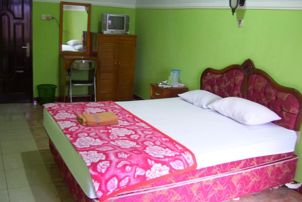 Hotel Bahagia Pangkalan Bun Exterior photo